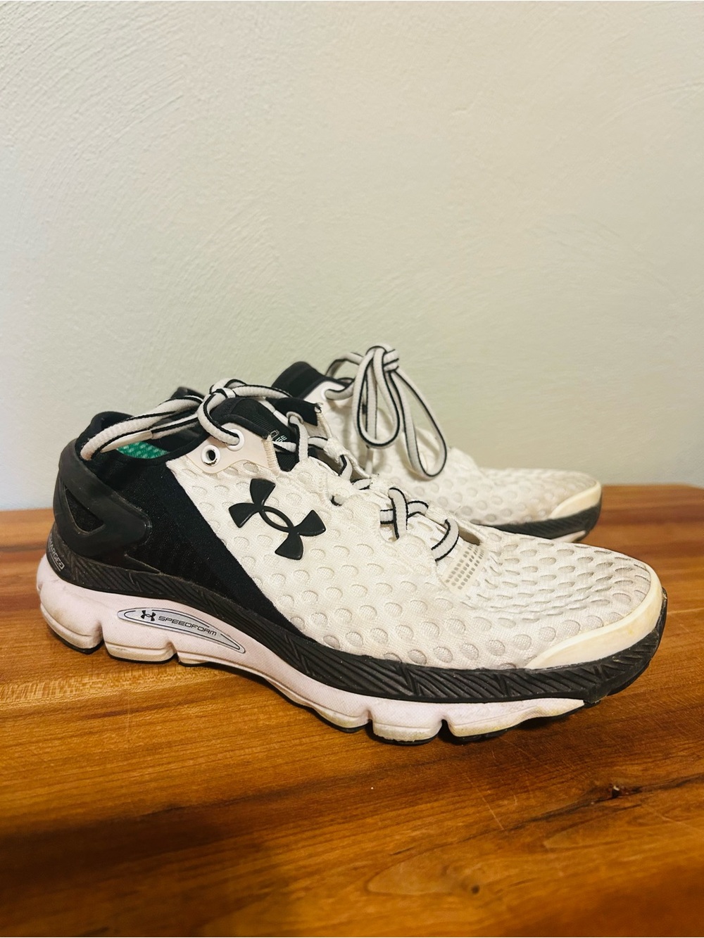Under Armour Women’s Gemini Athletic Running Sneakers, Size 7